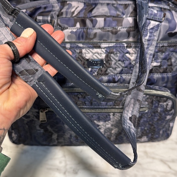 Lug Windjammer Convertible Tote Bag Camo Navy - Picture 5 of 12